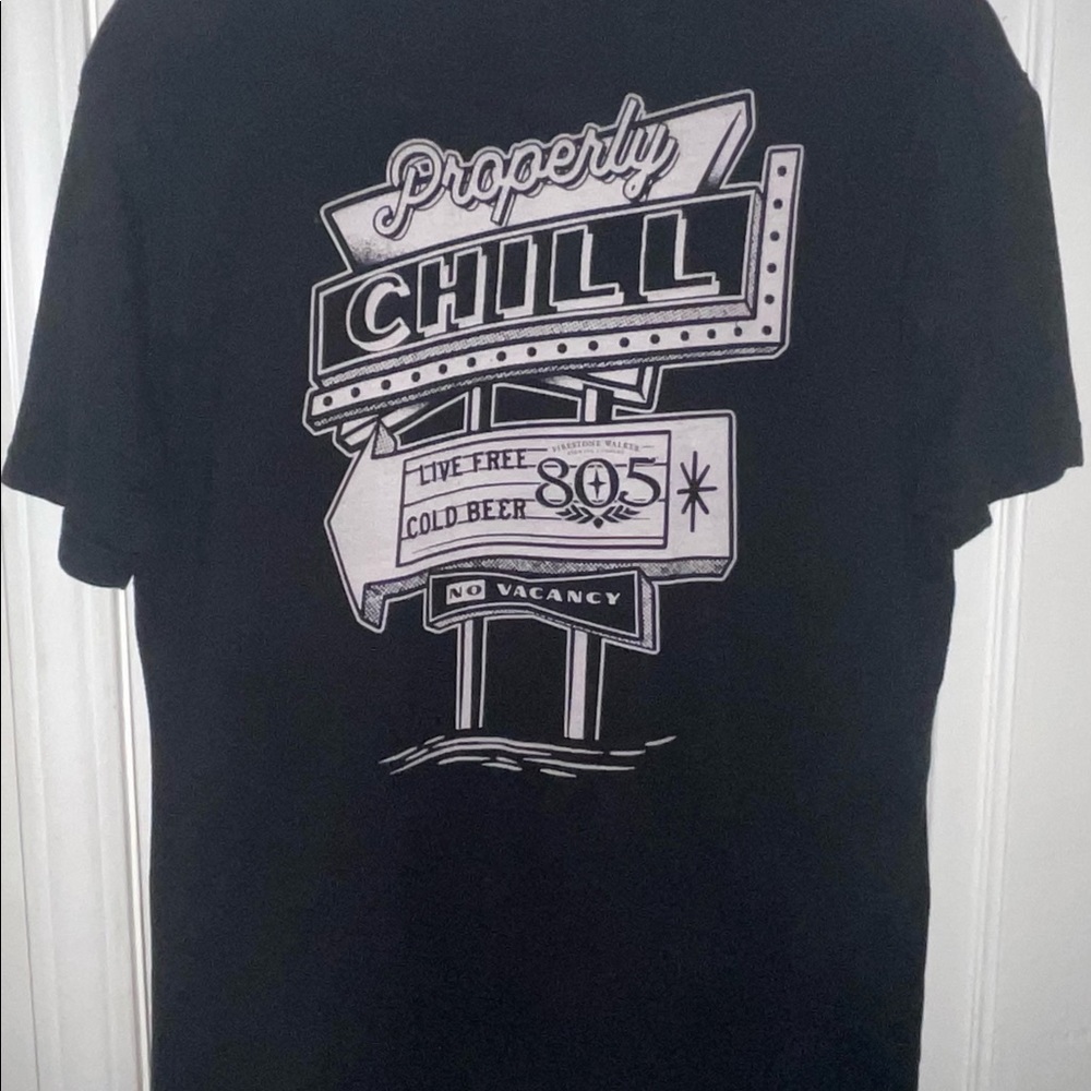 Women’s “805” Firestone Walker *Properly Chill* Beer logo T-shirt. 🍺 Size M.